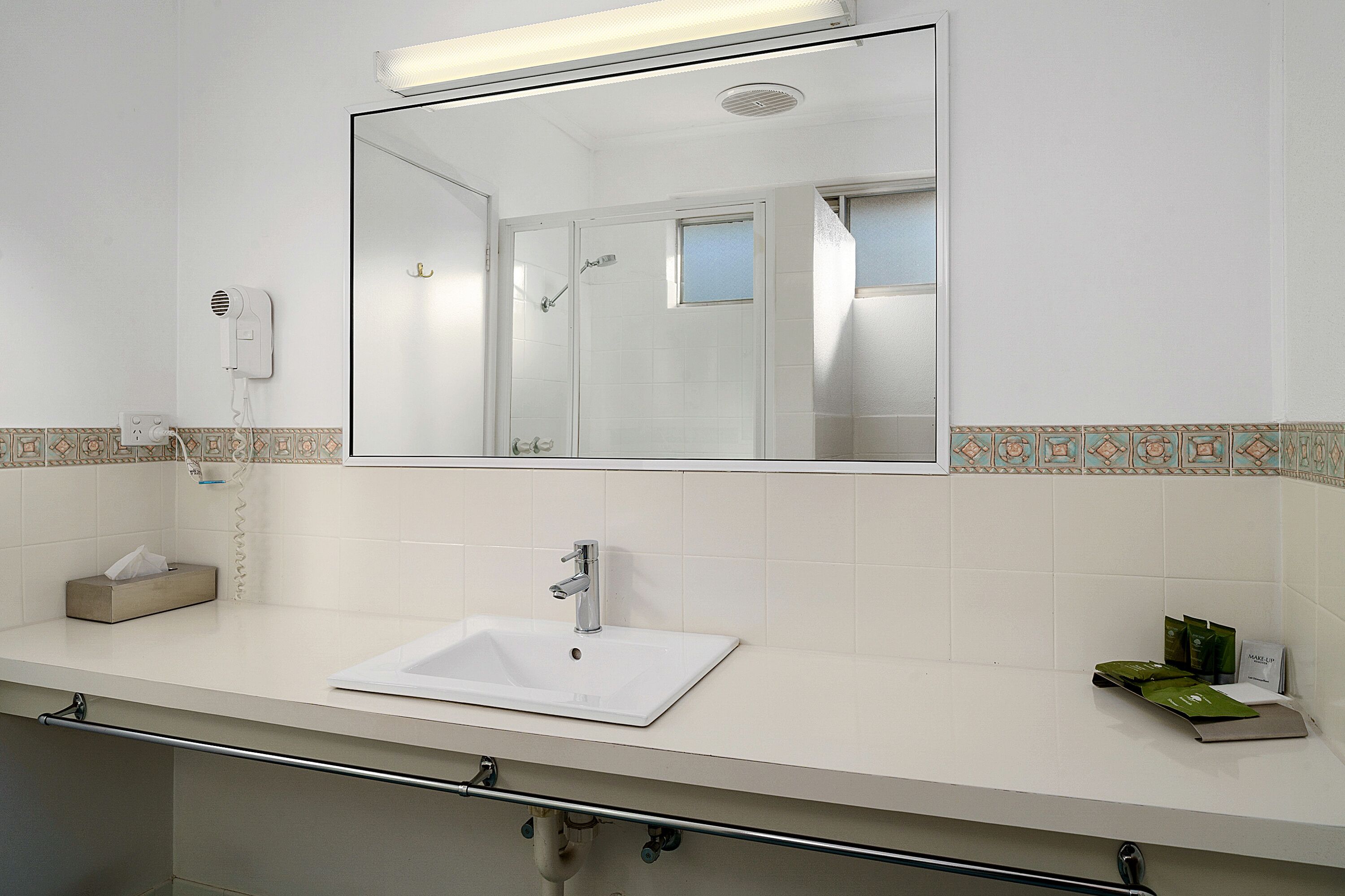 executive twin room | bathroom | shower, free toiletries, hair dryer, towels