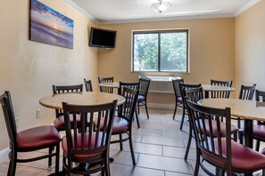 Free daily continental breakfast