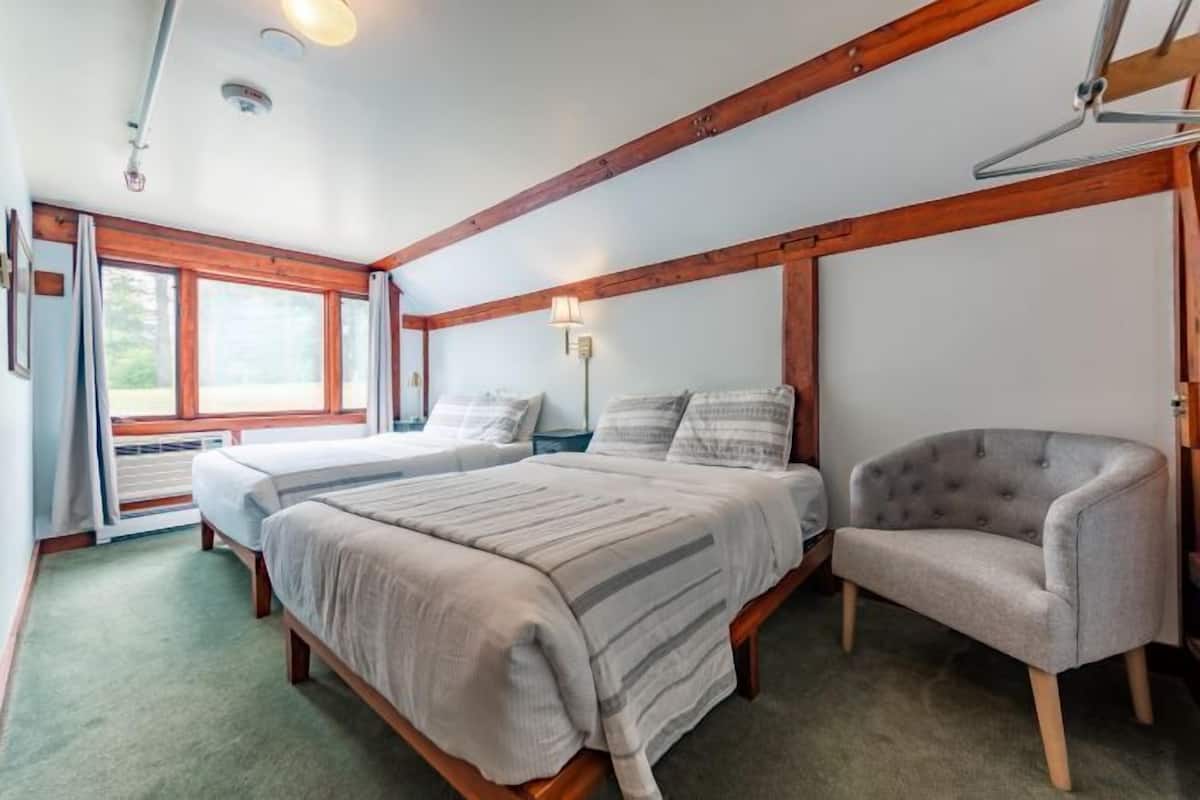 Kamar Double Comfort, 2 Tempat Tidur Double, Bebas Asap Rokok | Wi-Fi gratis dan didekorasi berbeda-beda