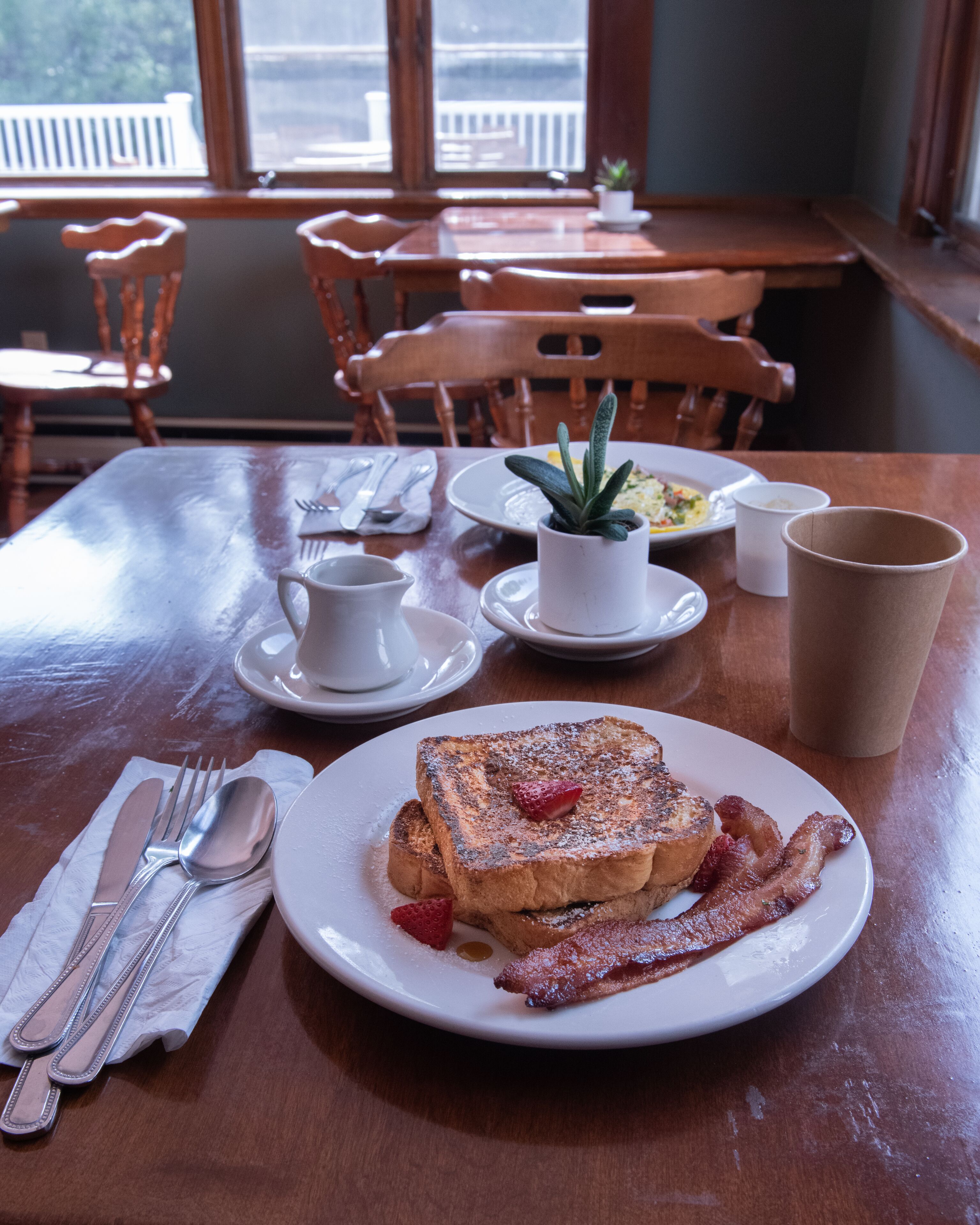 Free daily continental breakfast