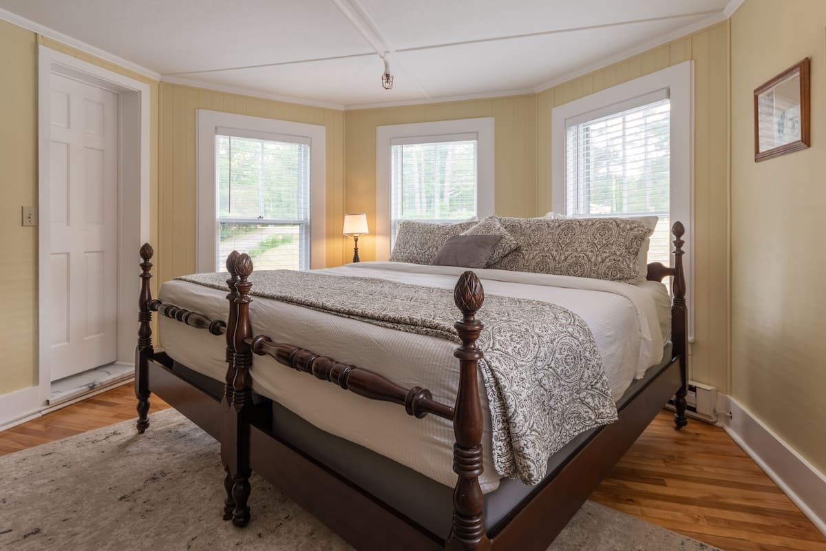 The Babe Ruth Room, 1 King Bed - Adults Only | 1 habitación, decoración personalizada y muebles diferentes