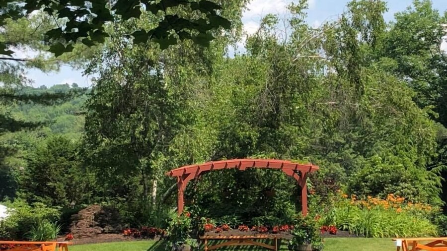 Publick House Historic Inn and Country Motor Lodge