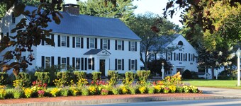 Publick House Historic Inn and Country Motor Lodge