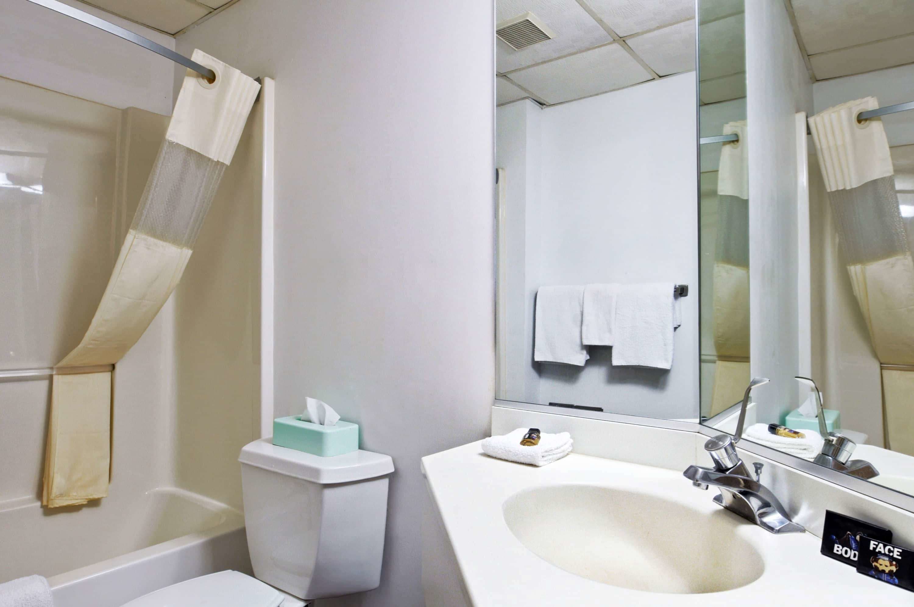 Photo - Travelodge by Wyndham Niagara Falls - New York