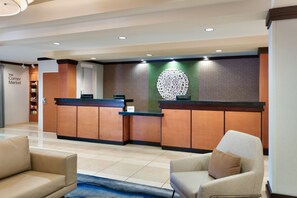 Reception - Fairfield Inn & Suites by Marriott Tallahassee Central (Tallahassee)