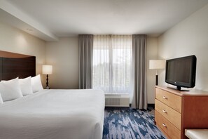 Premium bedding, individually furnished, desk, laptop workspace - Fairfield Inn & Suites by Marriott Tallahassee Central (Tallahassee)