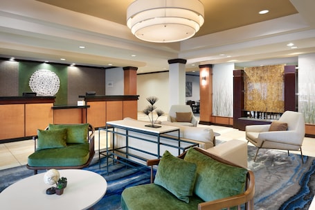 Lounge no saguão. Fairfield Inn & Suites by Marriott Tallahassee Central