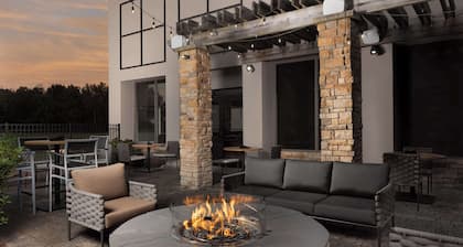 DoubleTree by Hilton Greensboro Airport