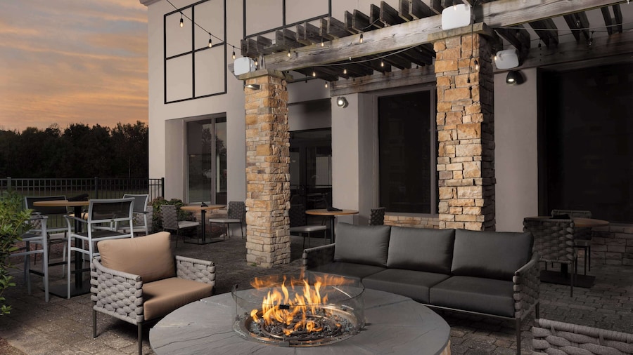 DoubleTree by Hilton Greensboro Airport