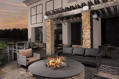 DoubleTree by Hilton Greensboro Airport