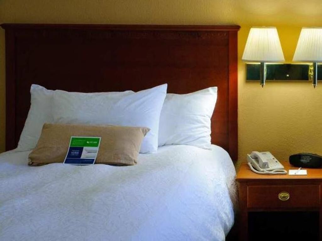 Desk, blackout drapes, iron/ironing board, free WiFi