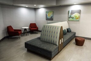 Lobby - Hampton Inn Kinston (Kinston)