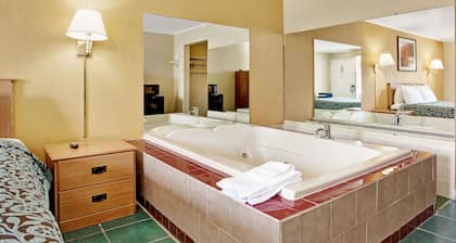 Days Inn by Wyndham Knoxville West