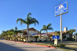 Property grounds - Americas Best Value Inn & Suites Alvin Houston (Alvin)
