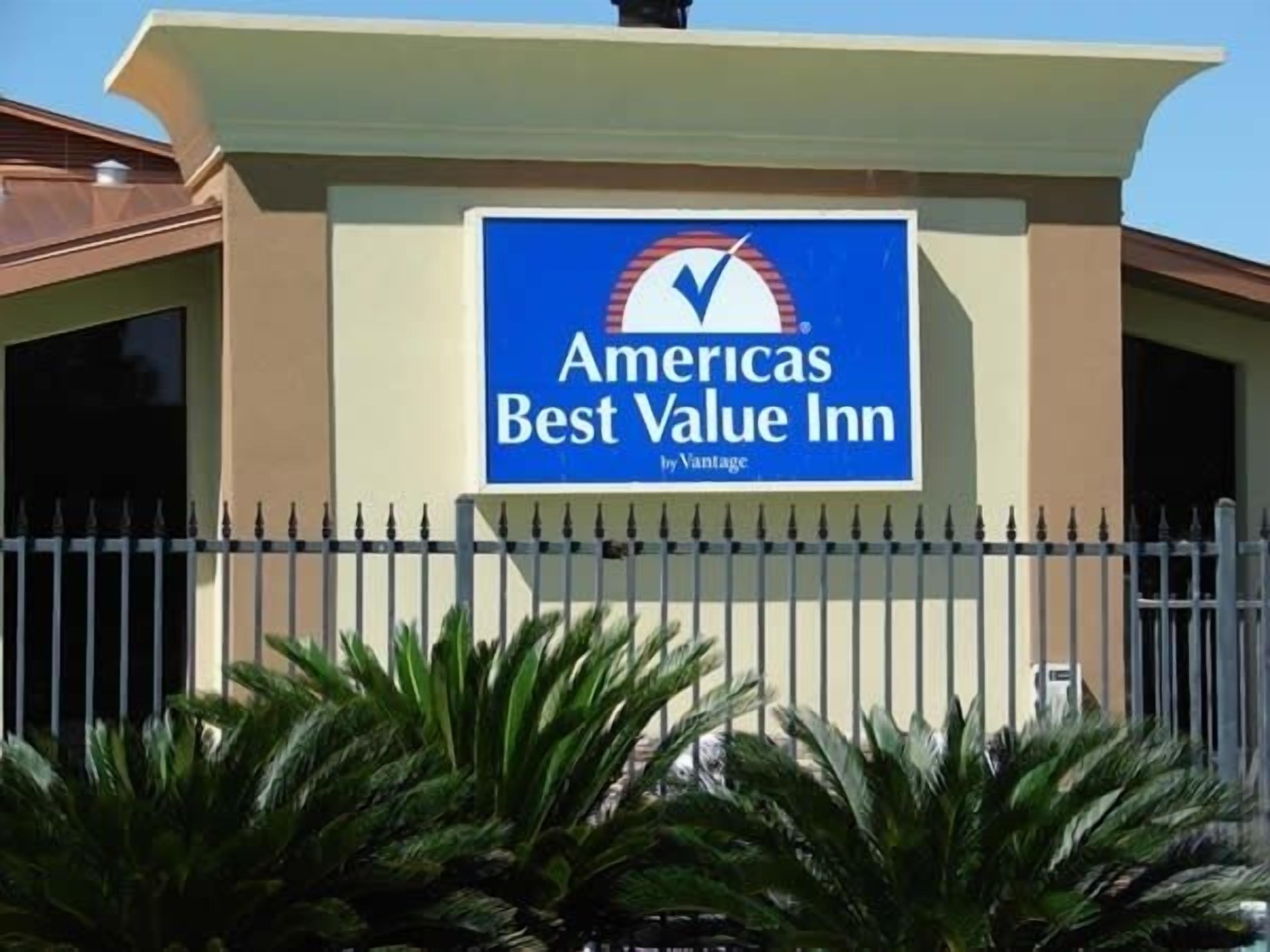 Señal para Americas Best Value Inn de Vantage.