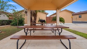 Grill-/Picknickplatz