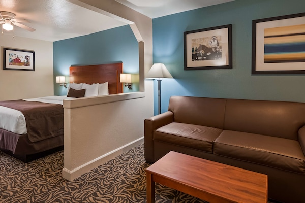 Caja de seguridad en la habitación y escritorio