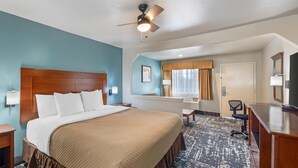 In-room safe, desk, iron/ironing board, rollaway beds (surcharge) - Best Western Regency Inn & Suites (Gonzales)