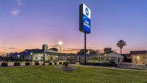 Exterior - Best Western Regency Inn & Suites (Gonzales)