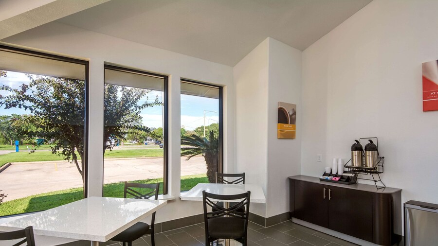 Motel 6 Freeport, TX