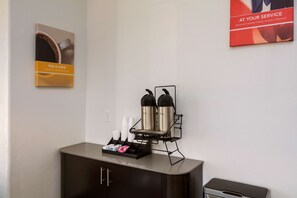 Coffee service - Motel 6 Freeport, TX (Freeport)