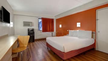 Free WiFi, bed sheets