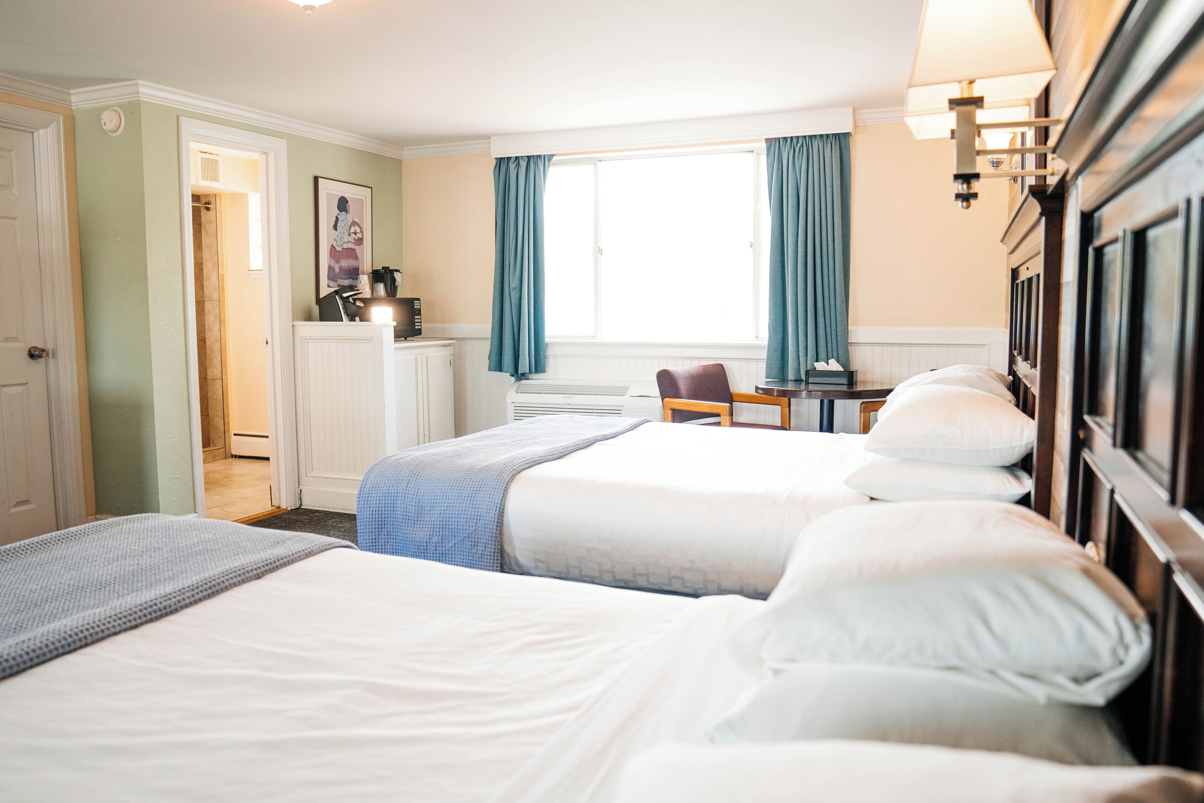 أغطية فراش متميزة وأسرّة بطبقة علوية مريحة وواي فاي مجانًا وملاءات أسرّة