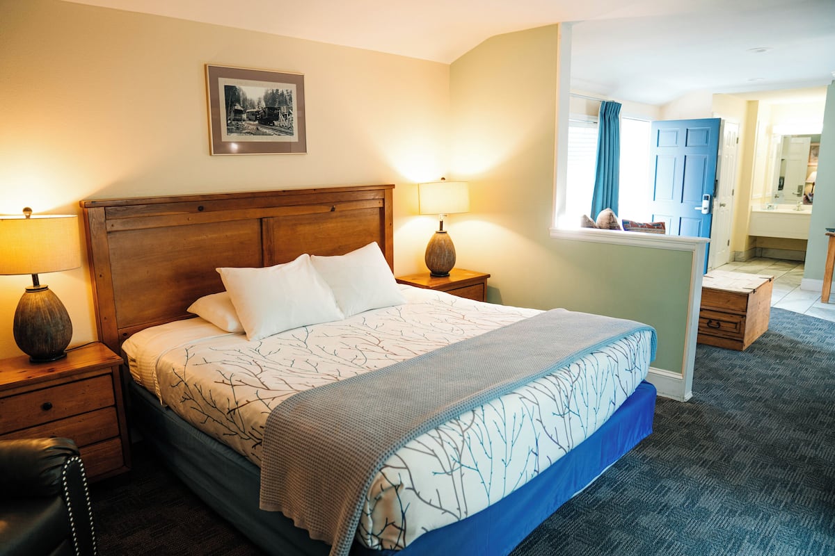 Deluxe King Cottage | 1 bedroom, premium bedding, pillowtop beds, free WiFi