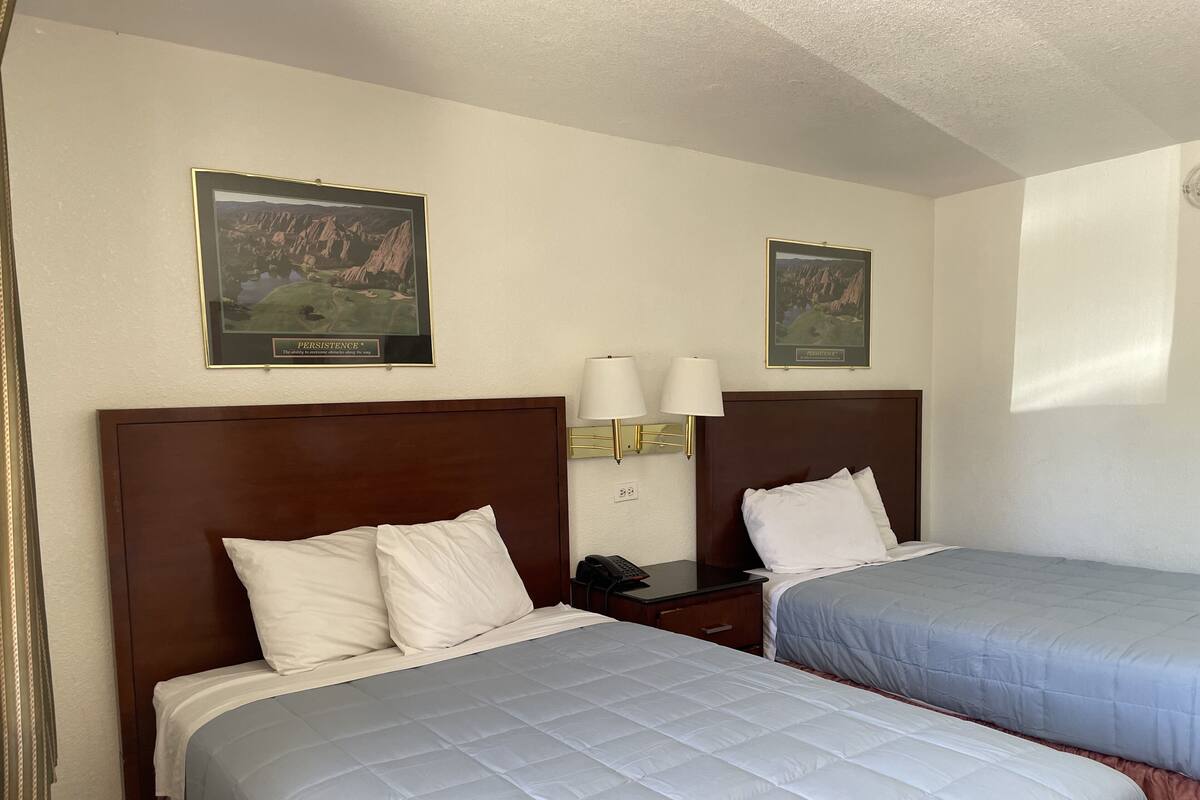 In-room safe, WiFi (free), bed sheets
