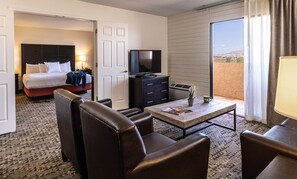 Deluxe Suite, 1 King Bed | Desk, soundproofing, iron/ironing board, bed sheets