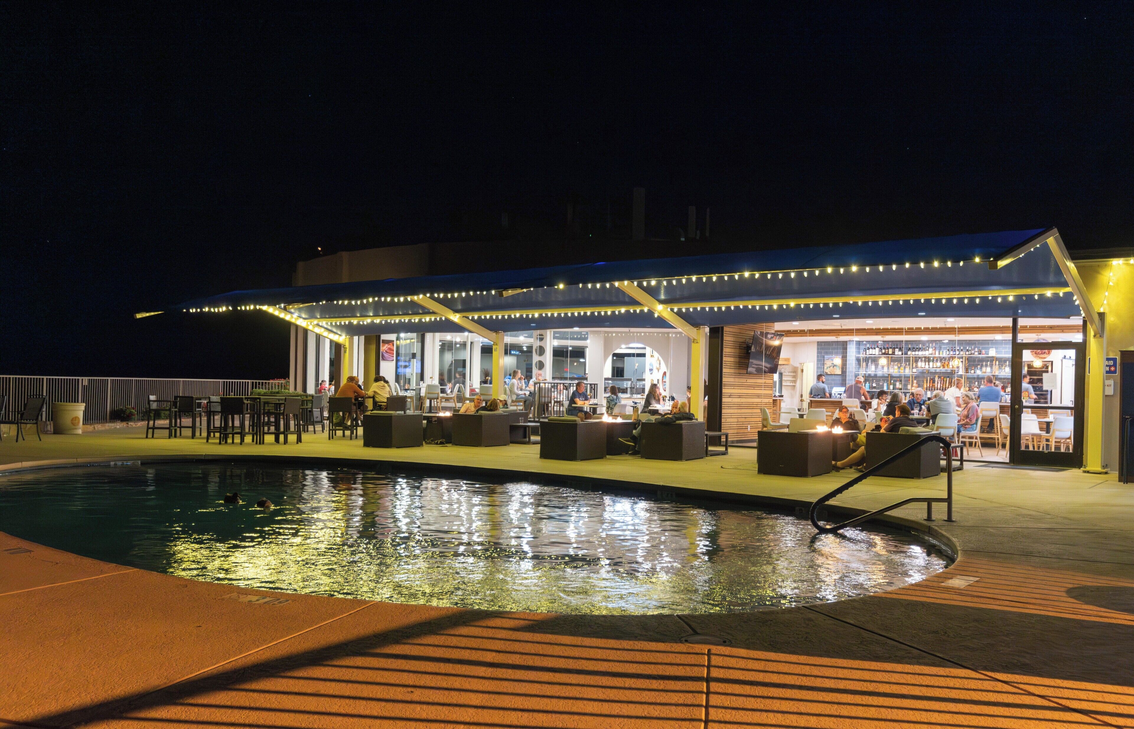 2 outdoor pools