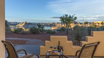 Deluxe View, One King Bed, Non-Smoking | Balcony