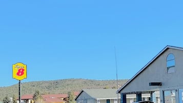 Façana frontal de l'allotjament