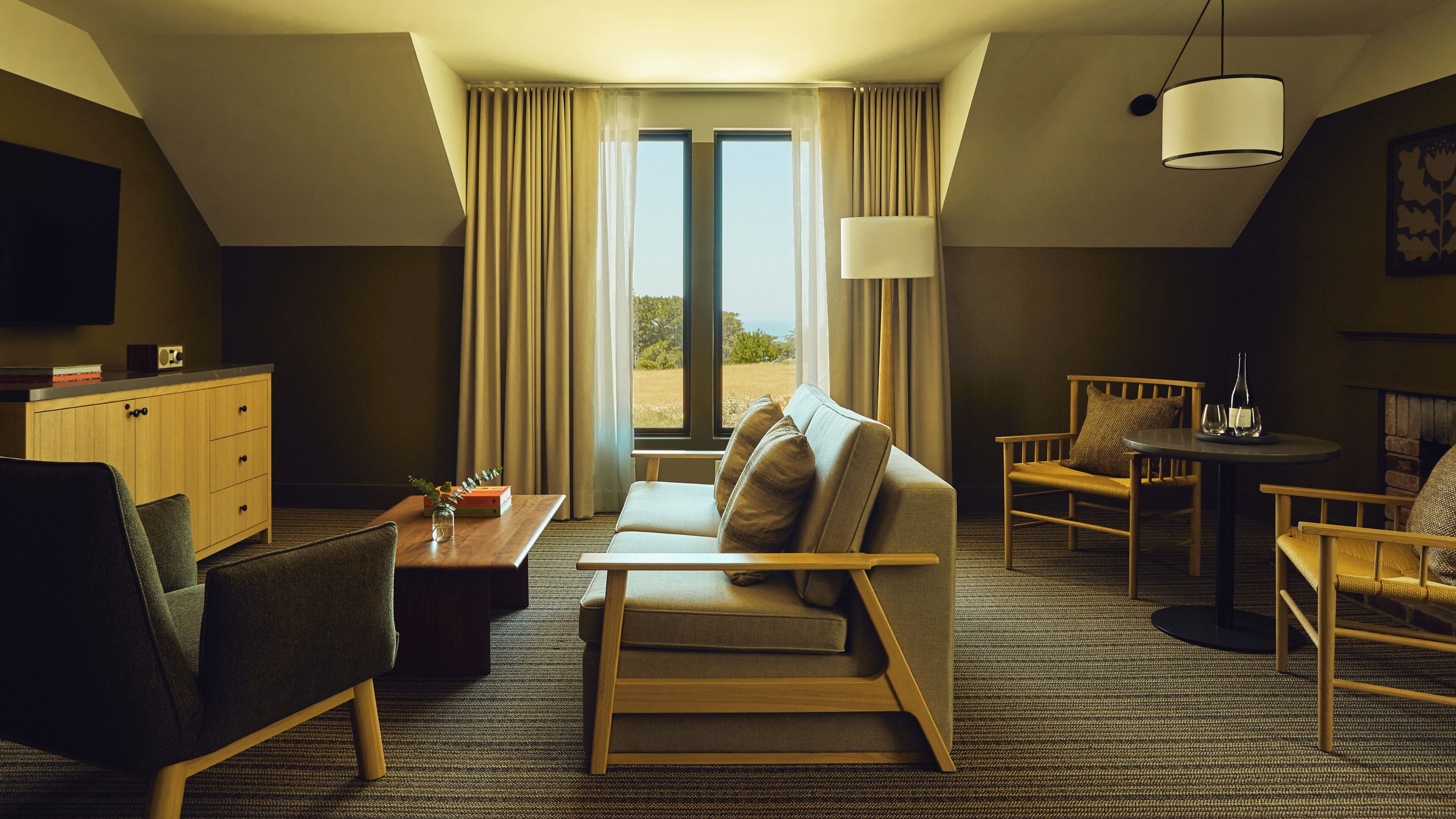Luxe beddengoed, pillowtop-bedden, een minibar, een laptopwerkplek