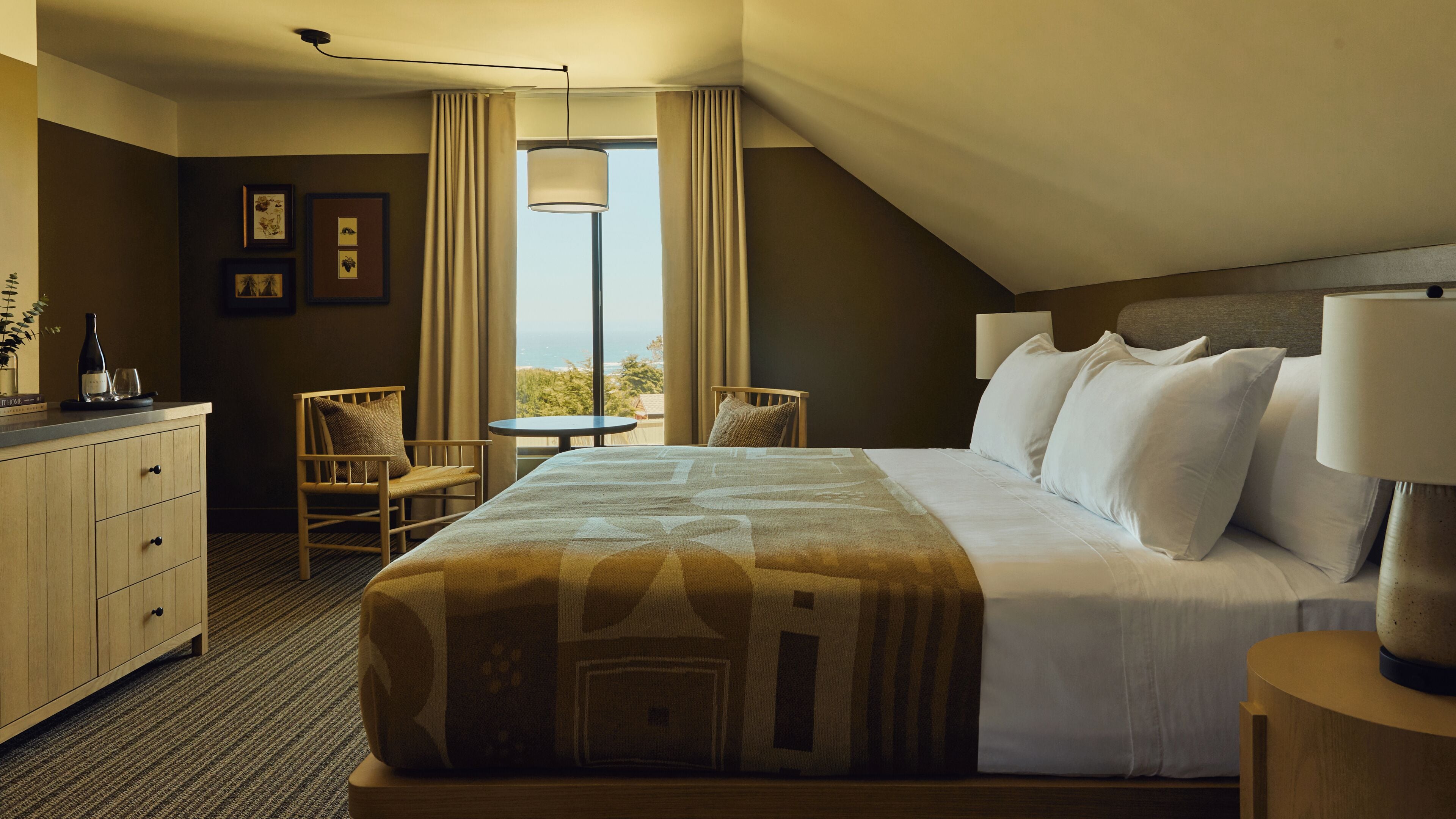 Habitación, vista al océano (King) | Ropa de cama de alta calidad, camas con pillow-top y minibar 