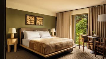 Room, 1 King Bed, Balcony, Ocean View | Hypo-allergenic bedding, individually decorated, individually furnished