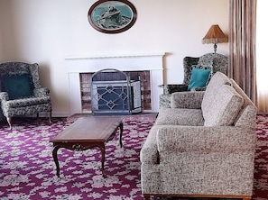 Premium Suite, 1 King Bed, Ocean View, Sea Facing (Suite) | Living area | TV