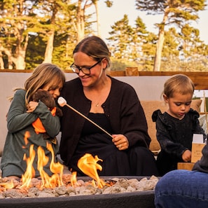 Fireplace - Hill House at Trailborn Mendocino, Outdoor Collection by Marriott Bonvoy (Mendocino)