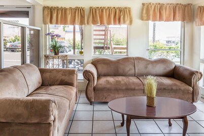 Days Inn by Wyndham San Bernardino