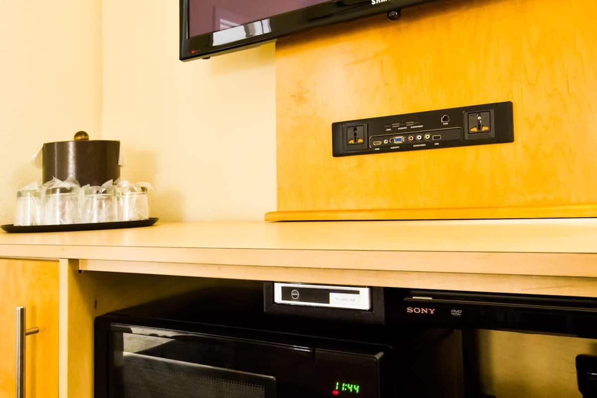 1 bedroom, premium bedding, down duvets, in-room safe