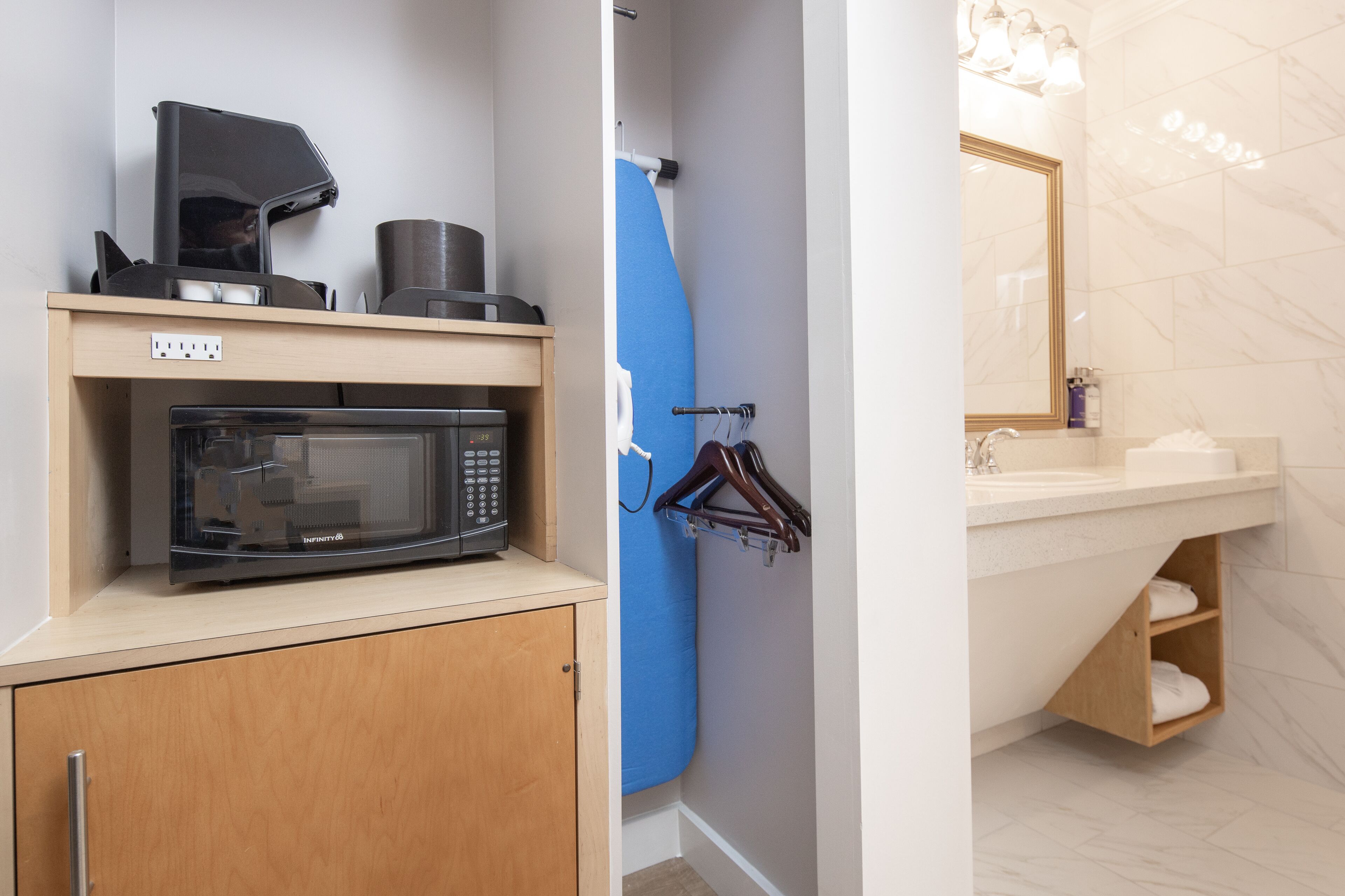 1 bedroom, premium bedding, down duvets, in-room safe