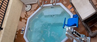 Lamplighter Inn & Suites
