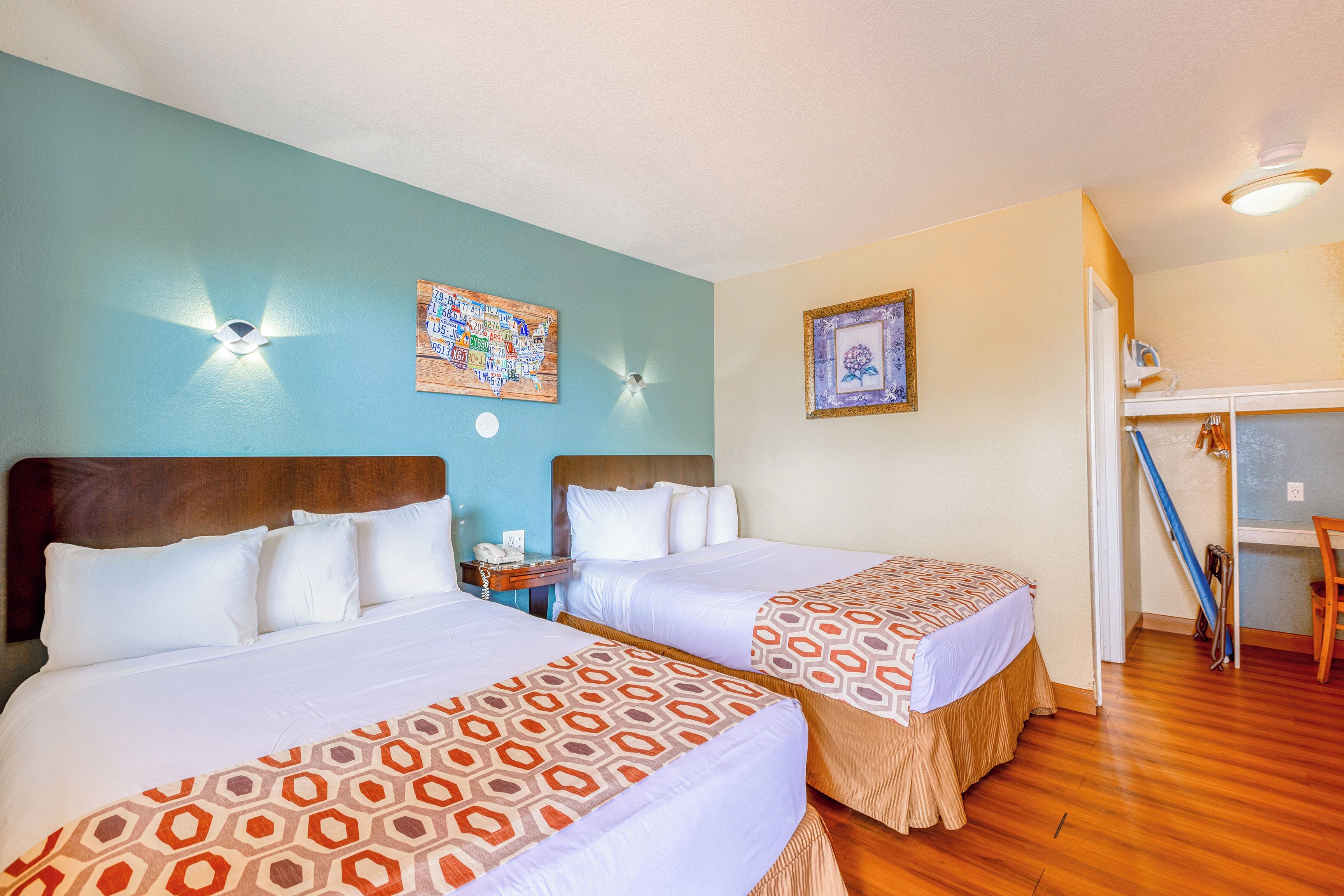 Photo - Hotel Avenida - Oceanside Camp Pendleton