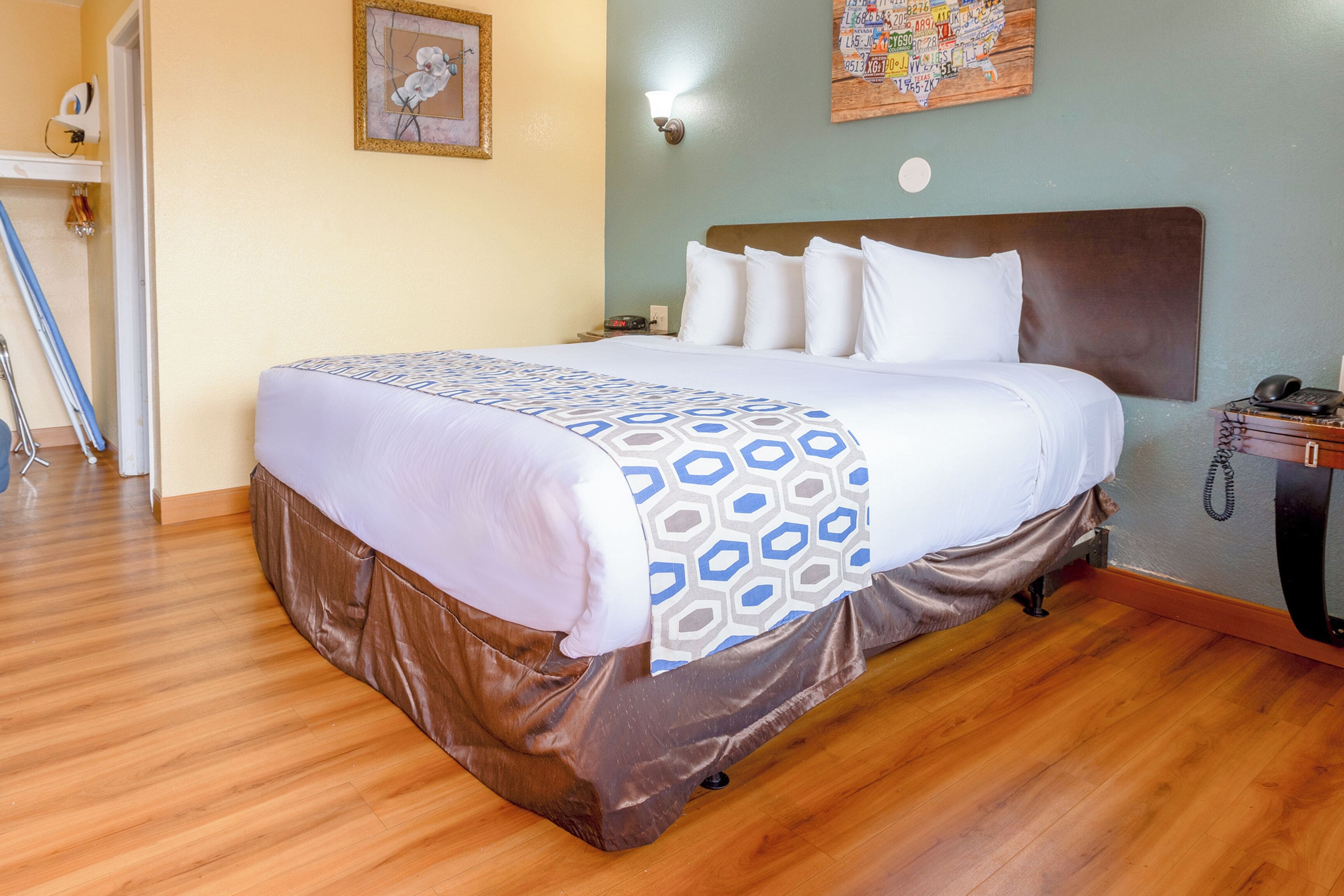 Photo - Hotel Avenida - Oceanside Camp Pendleton