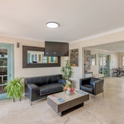Hotel Avenida - Oceanside Camp Pendleton