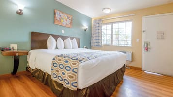 Literie de qualité, lit avec matelas à plateau-coussin, bureau