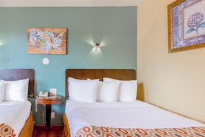 Ropa de cama de alta calidad, colchones con pillow-top y escritorio