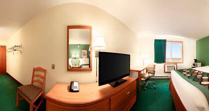 Super 8 by Wyndham West Fargo Main Ave ND
