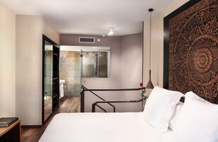 Ropa de cama de alta calidad y minibar 