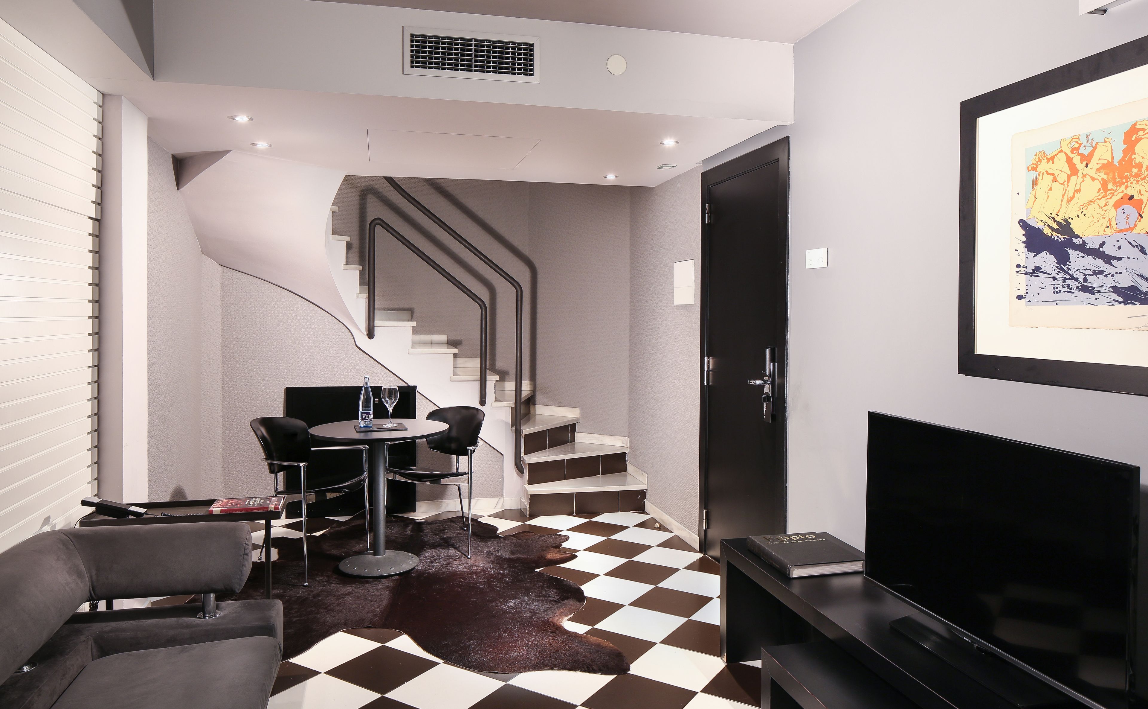 40-inch lcd tv with satellite channels, tv